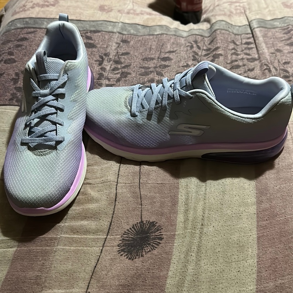Skechers go walk slip on shoes. Women’s size 11 in ombré color purple.